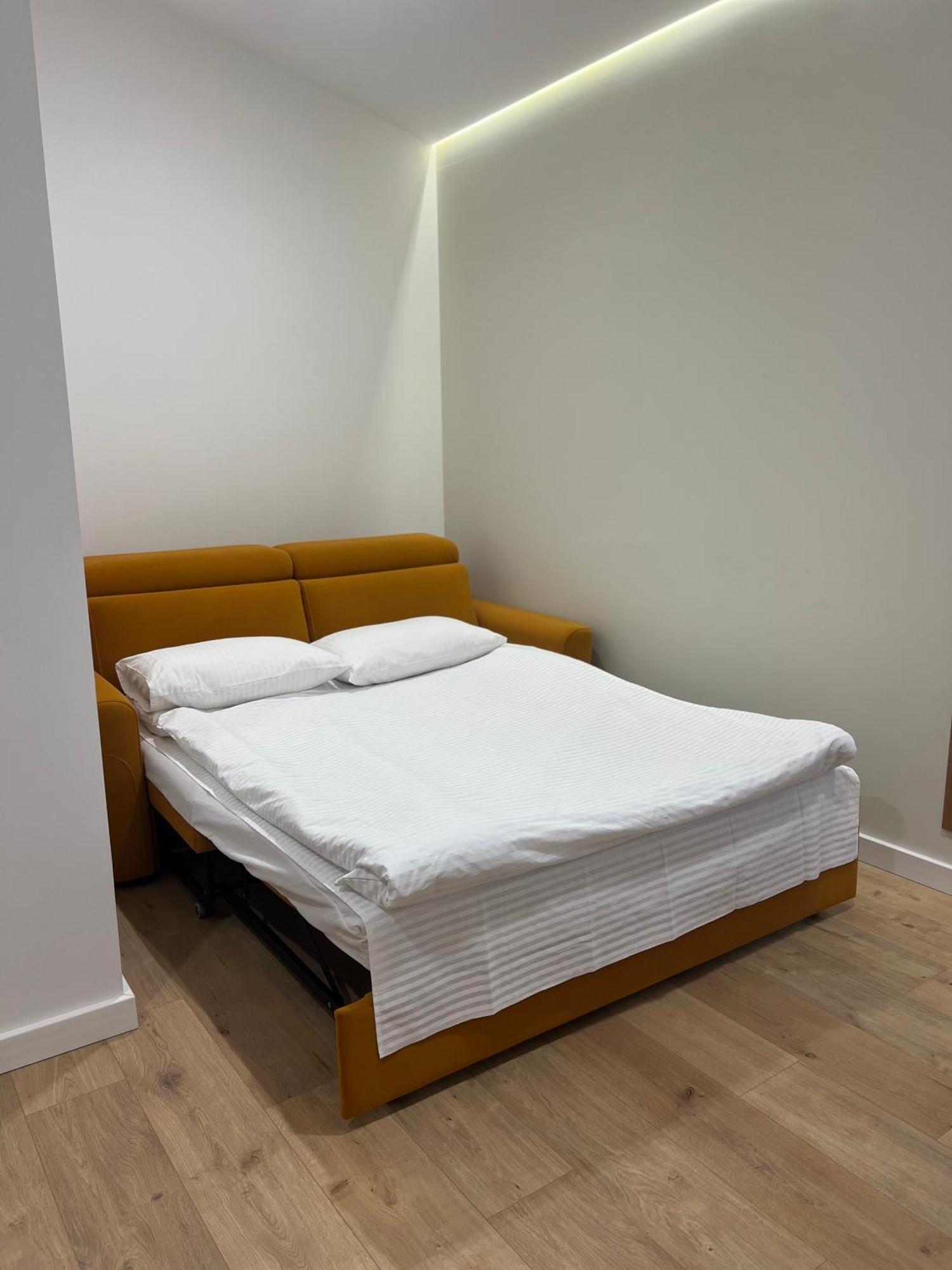 Apartment Suite Mukachevo Bagian luar foto